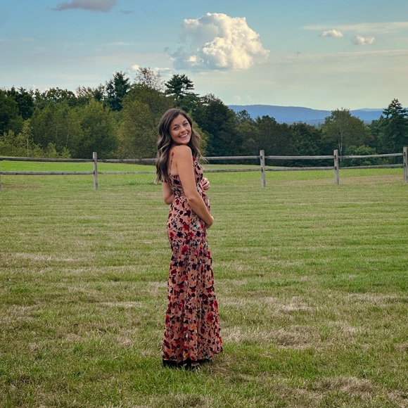 Hutch Mauve Floral V-Neck Maxi Jumpsuit - Picture 4 of 9